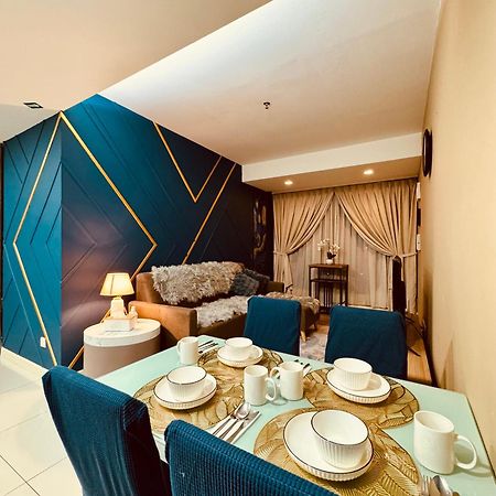 Riverside Opulent Nights At Sky Hotel Kota Kinabalu Exteriör bild
