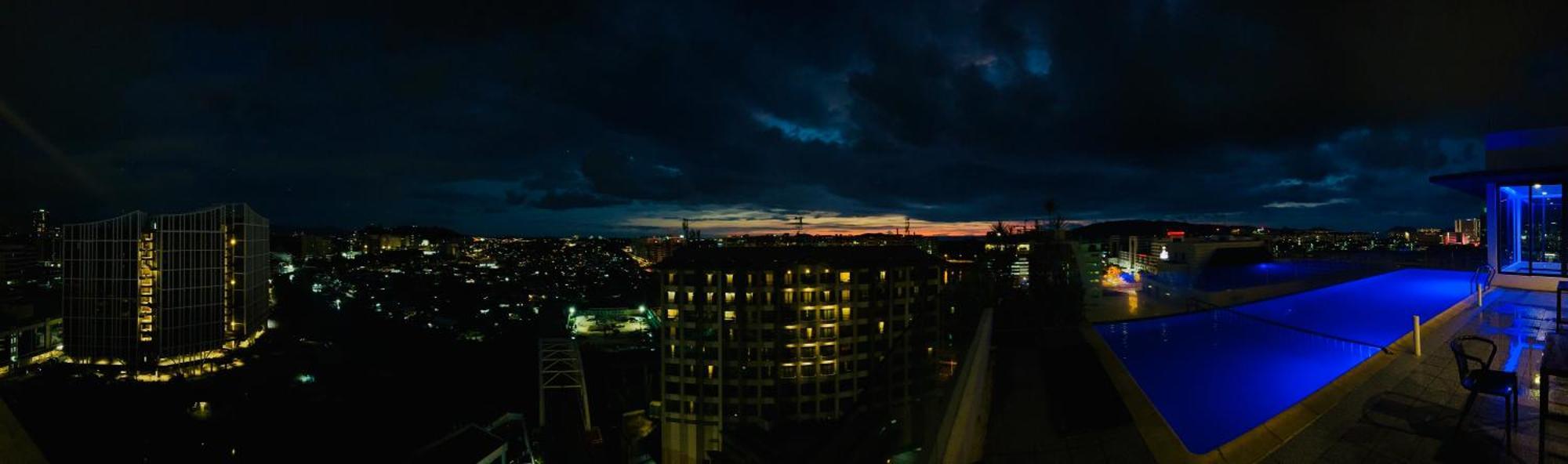 Riverside Opulent Nights At Sky Hotel Kota Kinabalu Exteriör bild
